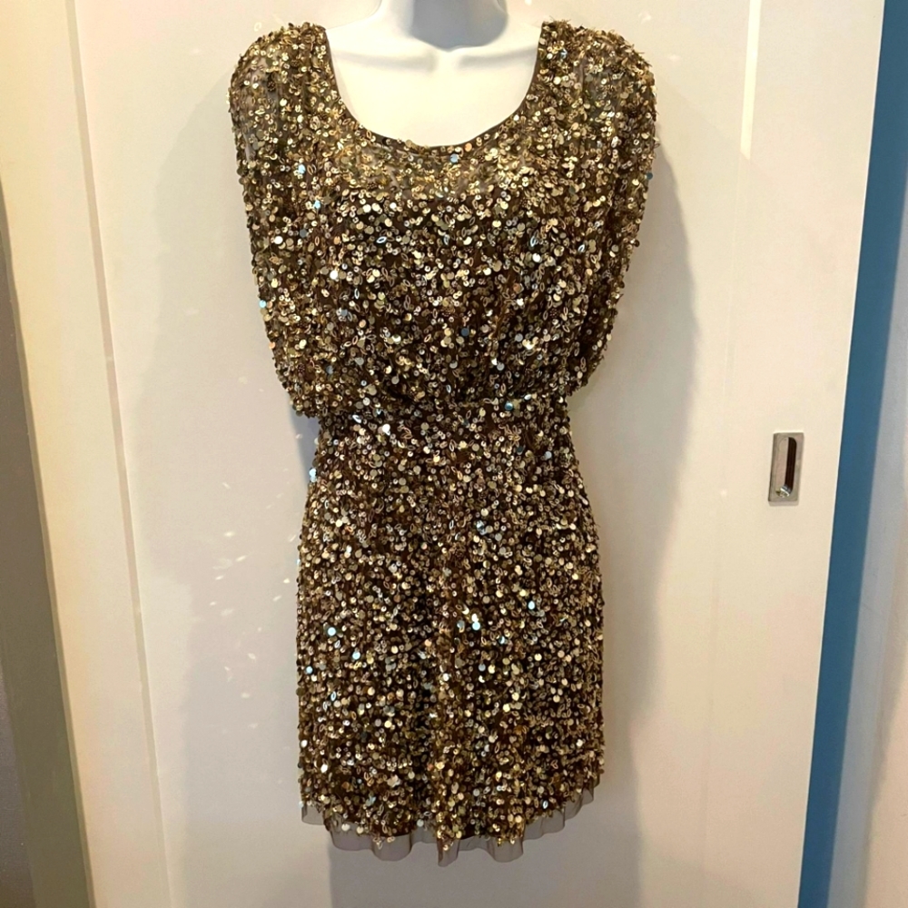 Delicate Aidan Mattox gold sequin blouson dress size 4